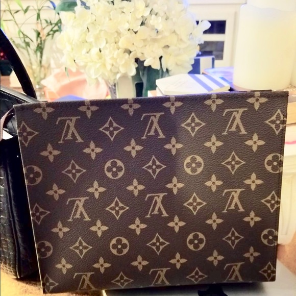 LV 2019 Brand new Toiletry 26 in monogram canvas. - Picture 2 of 9